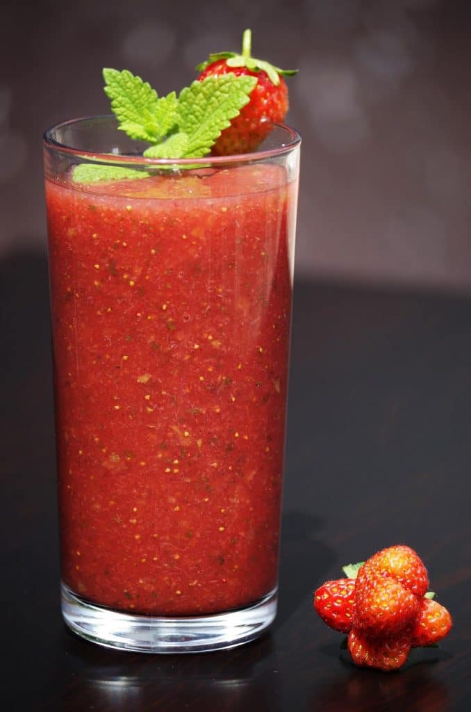 Smoothie fait avec un mixeur à smoothie