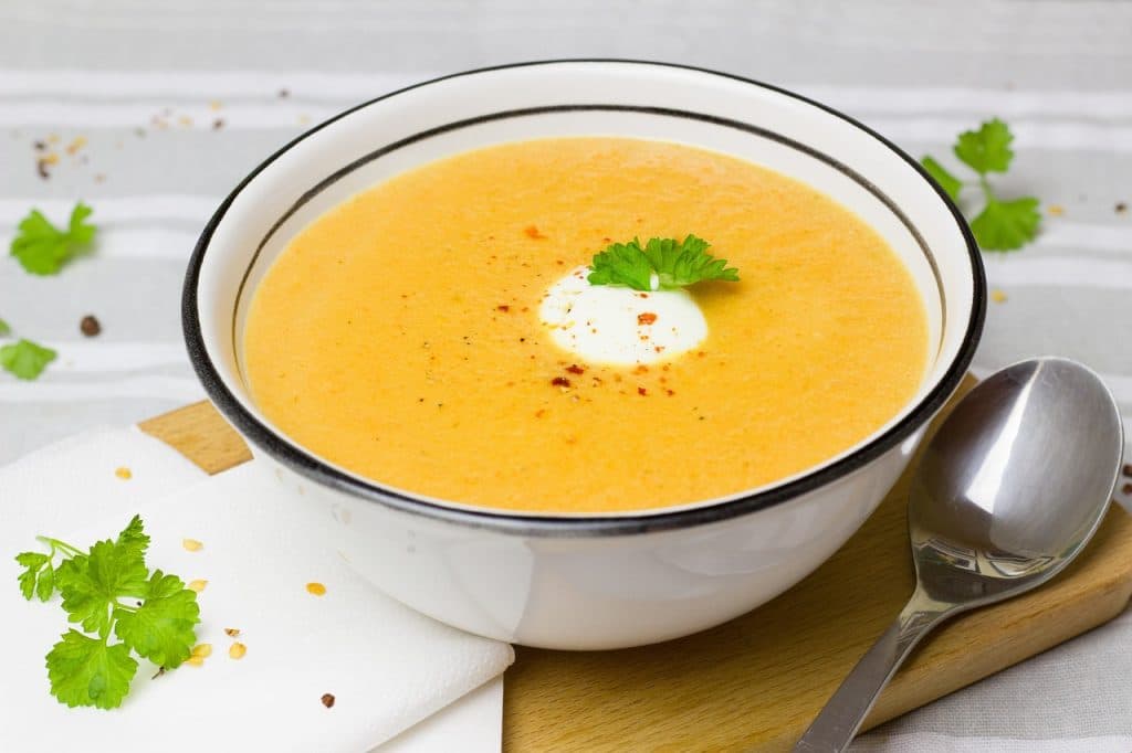 Bol de soupe de carotte